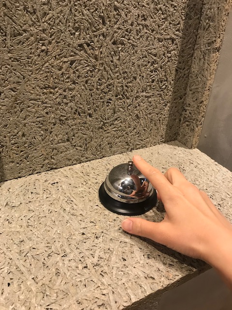 呼び鈴